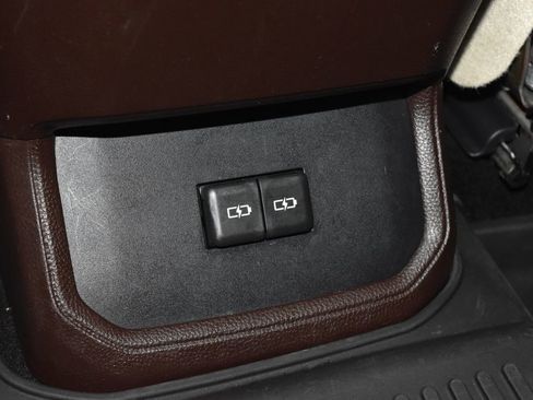 Used 2022 Toyota Highlander XLE AWD/4WD image 21