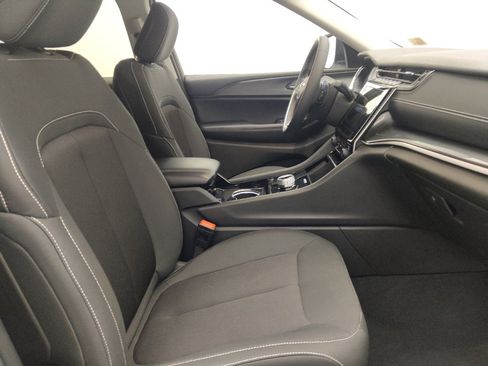 Used 2023 Jeep Grand Cherokee L Laredo RWD image 21