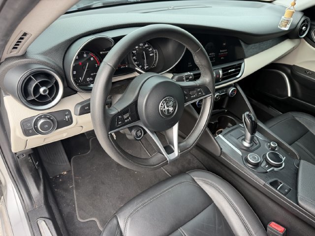 Used 2019 Alfa Romeo Giulia w/ Quick Order Package 22K Sport RWD image 14