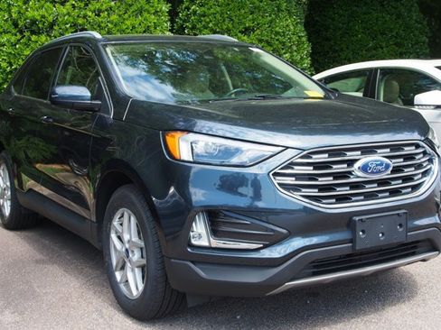 Certified 2022 Ford Edge SEL w/ Convenience Package AWD/4WD image 2