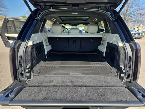 New 2026 Land Rover Range Rover Long Wheelbase SE image 12