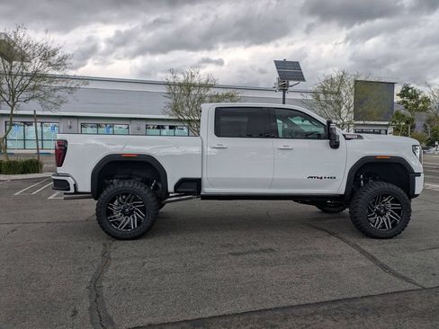 New 2026 GMC Sierra 2500 AT4 w/ AT4 Premium Plus Package AWD/4WD image 2