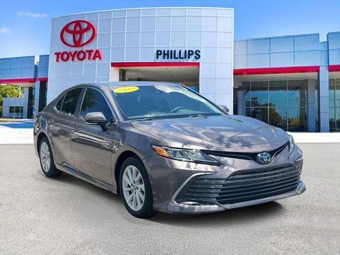 Used 2023 Toyota Camry LE w/ Convenience Package FWD image 1