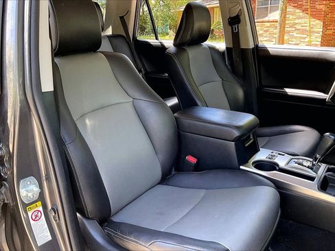 Used 2017 Toyota 4Runner SR5 Premium image 28