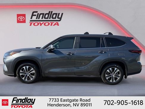 Certified 2025 Toyota Highlander XLE AWD/4WD image 10