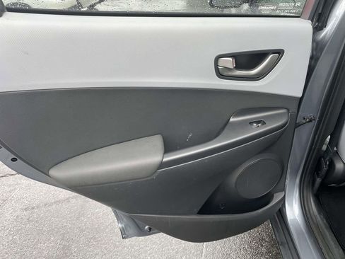 Used 2018 Hyundai Kona Limited image 19