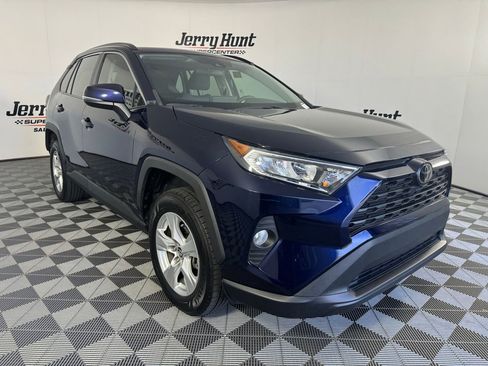 Used 2019 Toyota RAV4 XLE w/ Convenience Package FWD image 6