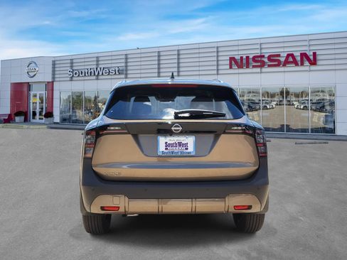 New 2026 Nissan Kicks SV w/ SV Premium Package FWD image 6
