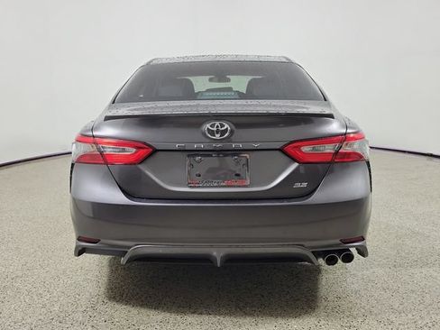 Used 2018 Toyota Camry SE FWD image 6