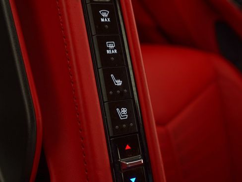 Used 2023 Chevrolet Corvette Stingray Premium Conv w/ Z51 Performance Package RWD image 23
