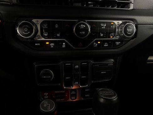 Certified 2024 Jeep Wrangler Unlimited Rubicon 392 AWD/4WD image 20