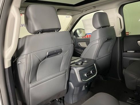 New 2025 Ford Expedition Active image 15