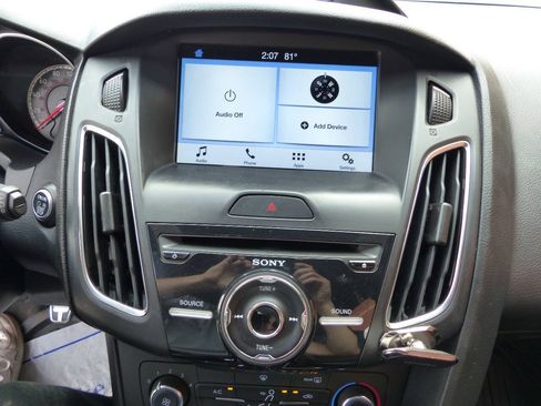 Used 2017 Ford Focus ST FWD image 37