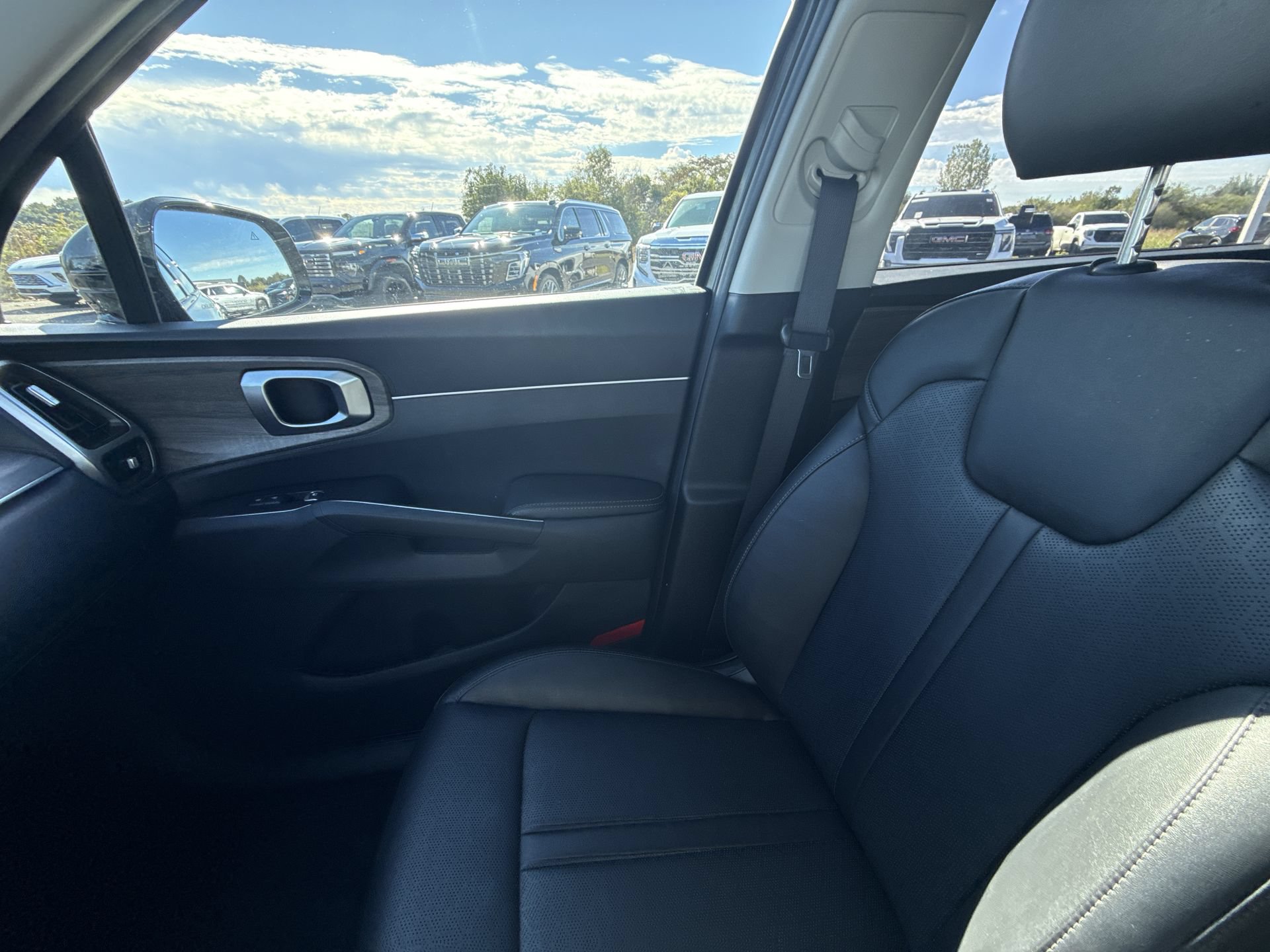 Used 2022 Kia Sorento EX FWD image 26