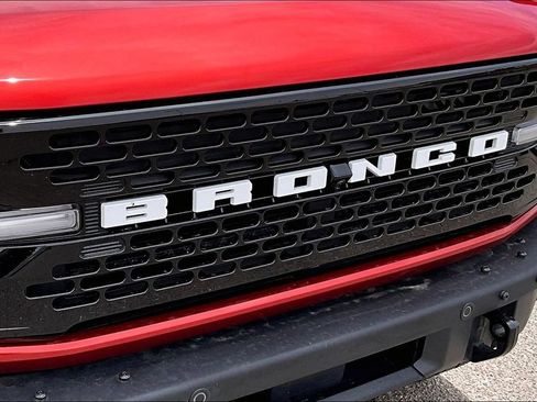 Used 2024 Ford Bronco Wildtrak AWD/4WD image 32
