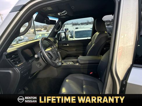 Used 2024 Lexus GX 550 image 10