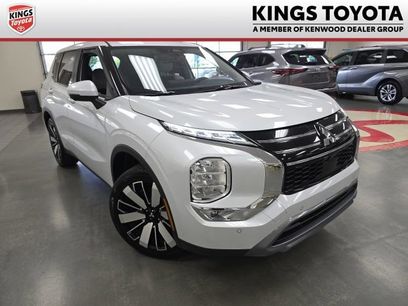 Used 2025 Mitsubishi Outlander SE