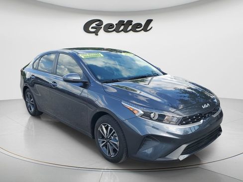Used 2023 Kia Forte LXS w/ LXS Technology Package FWD image 3