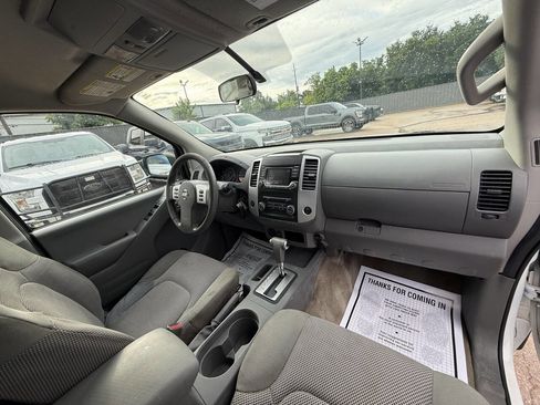 Used 2017 Nissan Frontier SV RWD image 18