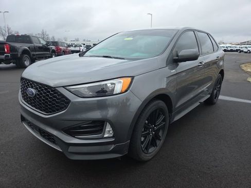 Used 2022 Ford Edge ST-Line w/ Class II Trailer Tow Package image 2