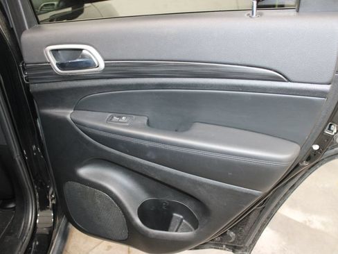 Used 2022 Jeep Grand Cherokee Laredo X RWD image 24