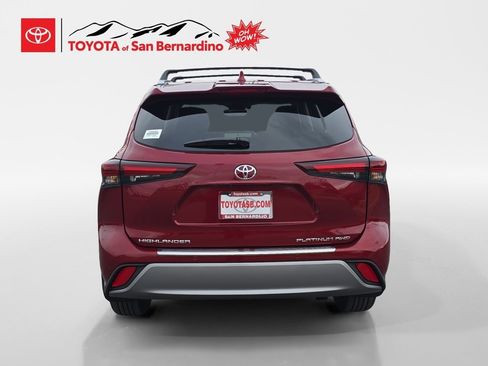 New 2026 Toyota Highlander Platinum image 4
