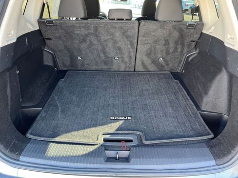 Used 2025 Nissan Rogue SV image 33