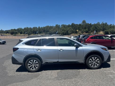 Used 2020 Subaru Outback Premium AWD/4WD image 4