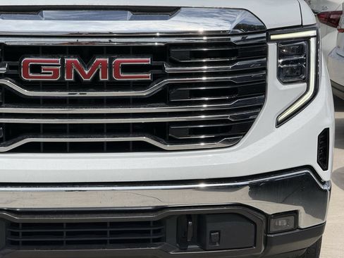 Used 2023 GMC Sierra 1500 SLT w/ SLT Premium Package RWD image 8