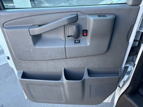 Used 2017 Chevrolet Express 3500 LT w/ LT Preferred Equipment Group image 11