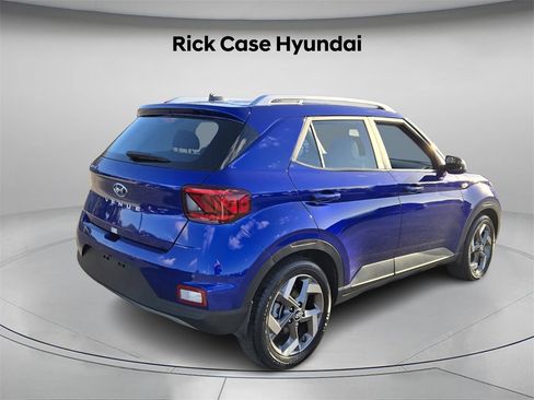 Certified 2025 Hyundai Venue SEL image 8