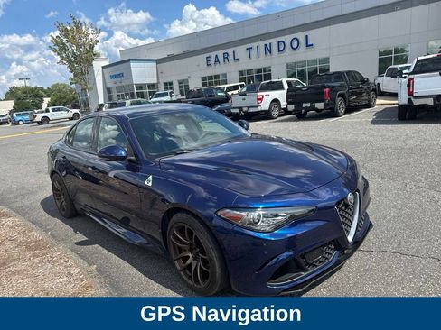 Used 2017 Alfa Romeo Giulia Quadrifoglio RWD image 2
