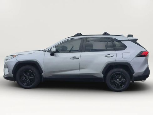 Used 2019 Toyota RAV4 XLE w/ Convenience Package FWD image 8