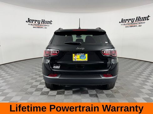 Used 2026 Jeep Compass Latitude AWD/4WD image 8