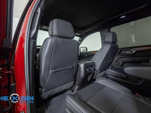 Used 2025 GMC Yukon XL Denali w/ Sun & Power Step Package AWD/4WD image 24