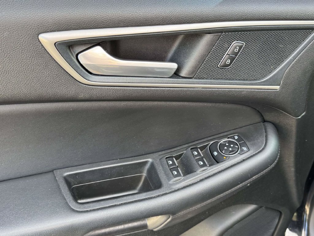 Used 2024 Ford Edge SEL AWD/4WD image 19