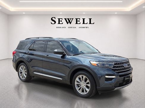 Used 2022 Ford Explorer XLT w/ Equipment Group 202A RWD image 6