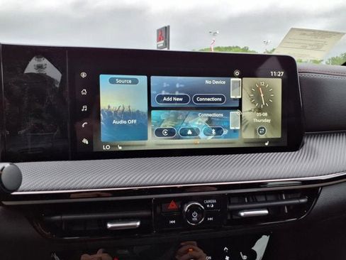 New 2025 Nissan Kicks SR w/ SR Premium Package image 9