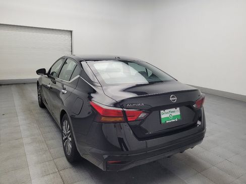 Used 2024 Nissan Altima 2.5 SV image 5
