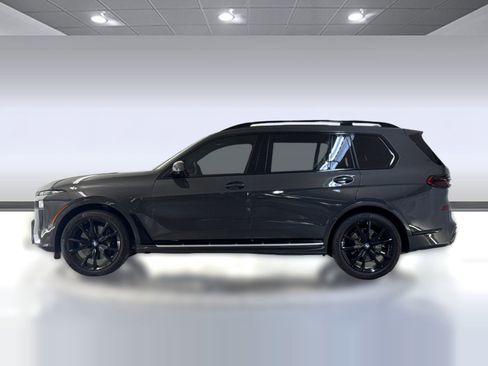 Used 2025 BMW X7 xDrive40i w/ M Sport Package AWD/4WD image 2