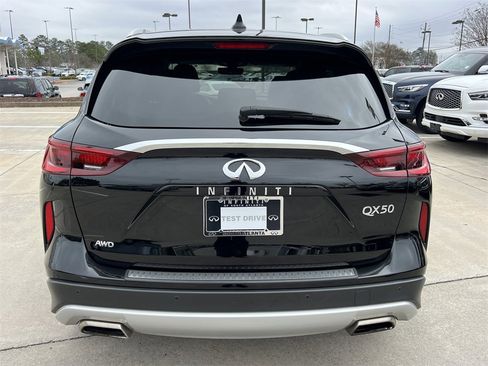 Certified 2025 INFINITI QX50 Luxe image 4