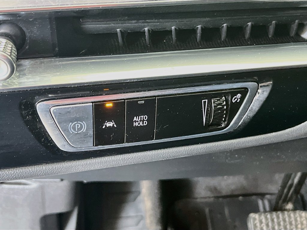 Used 2025 Cadillac Lyriq Luxury w/ LPO, Floor Liner Package AWD/4WD image 10