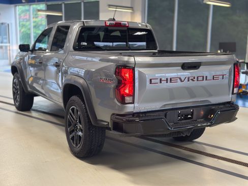 Used 2024 Chevrolet Colorado Trail Boss AWD/4WD image 8