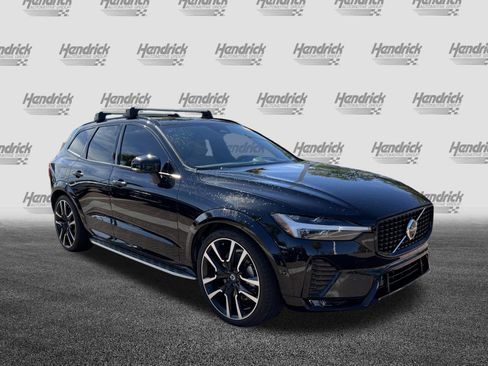 Used 2023 Volvo XC60 B5 Ultimate w/ Climate Package FWD image 2