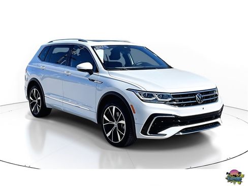 Certified 2022 Volkswagen Tiguan SEL R-Line image 1