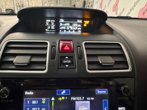 Used 2017 Subaru Forester 2.5i Touring AWD/4WD image 28