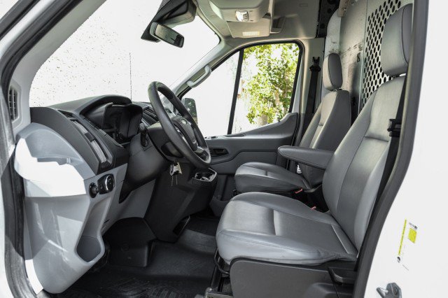 Used 2018 Ford Transit 250 148 Medium Roof RWD image 3