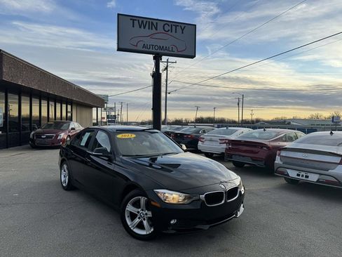 Used 2013 BMW 320i Sedan image 1