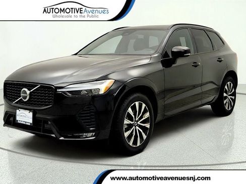 Used 2024 Volvo XC60 B5 Core w/ Climate Package AWD/4WD image 1