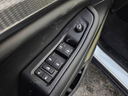 New 2025 Jeep Grand Cherokee Altitude image 10